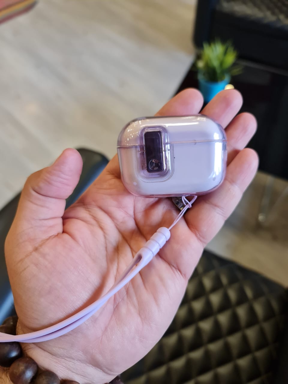 ِAmazing AirPods case with lock